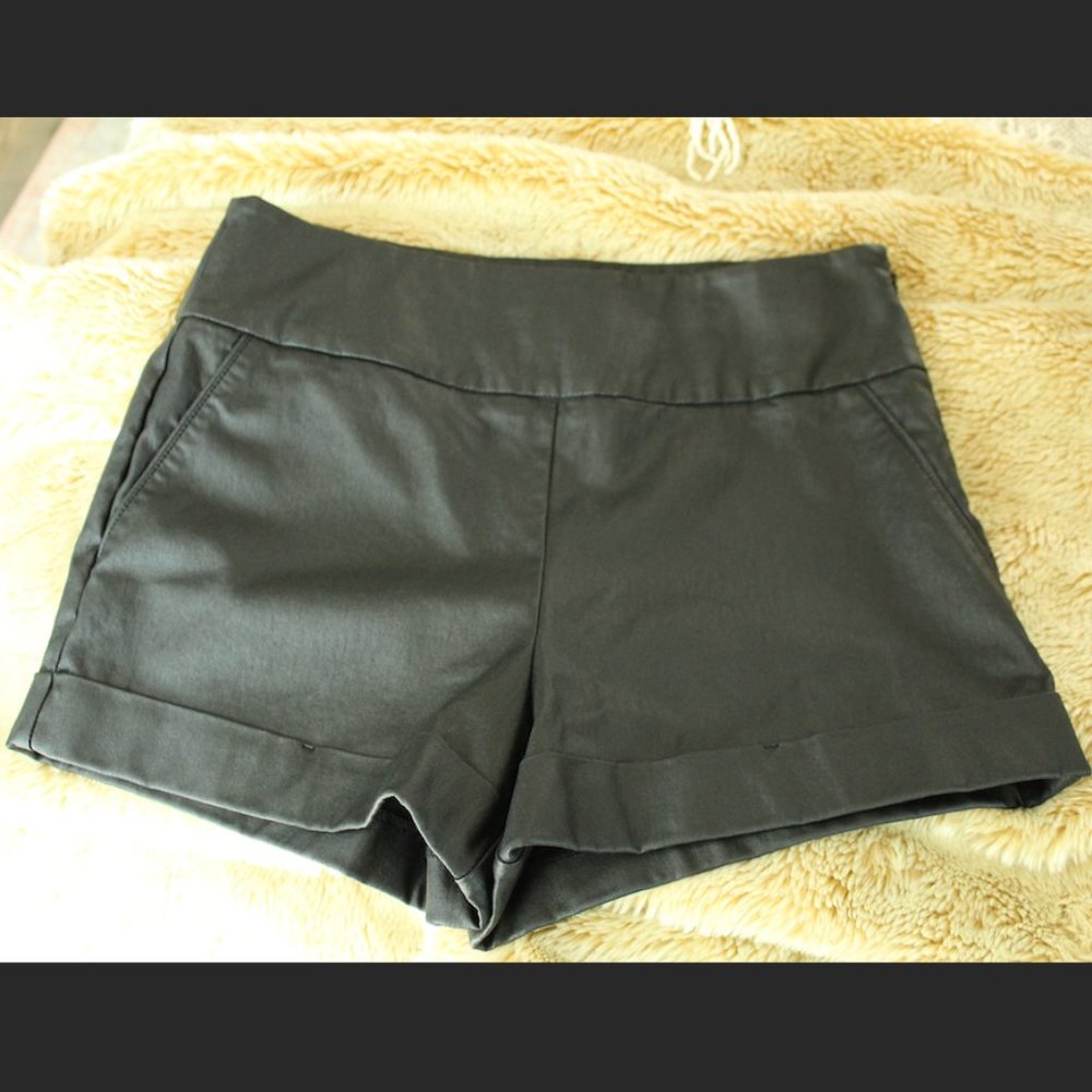 Dazz Coated Shorts